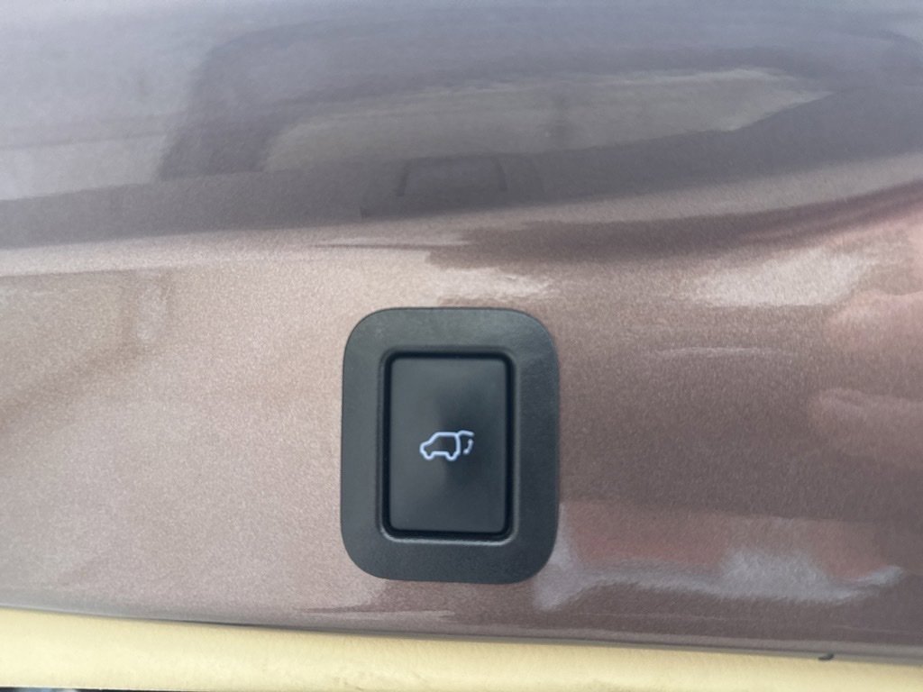 Used 2018 Toyota Highlander Plus image 6