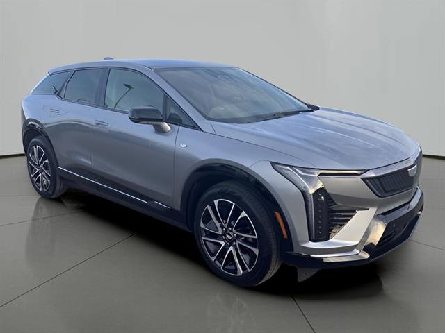 Certified 2025 Cadillac Optiq Sport 2 w/ LPO, Floor Liner Package image 7