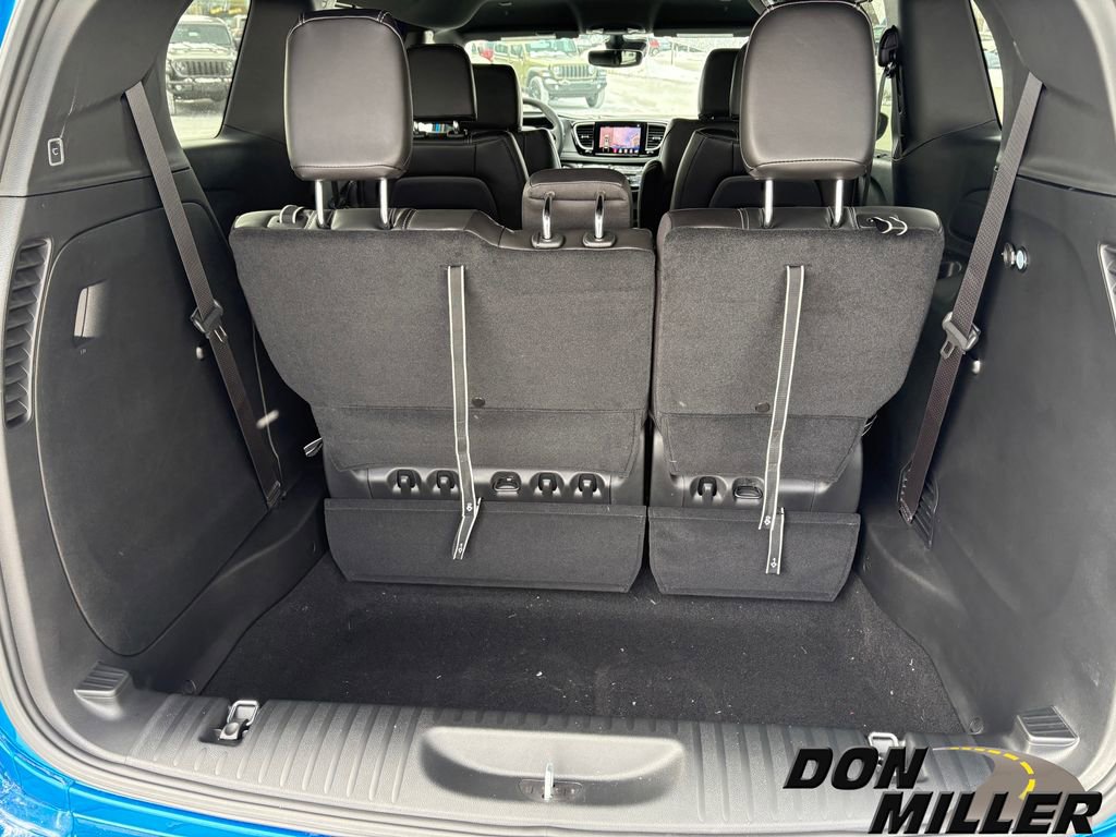New 2026 Chrysler Pacifica Select w/ S Appearance Package image 29