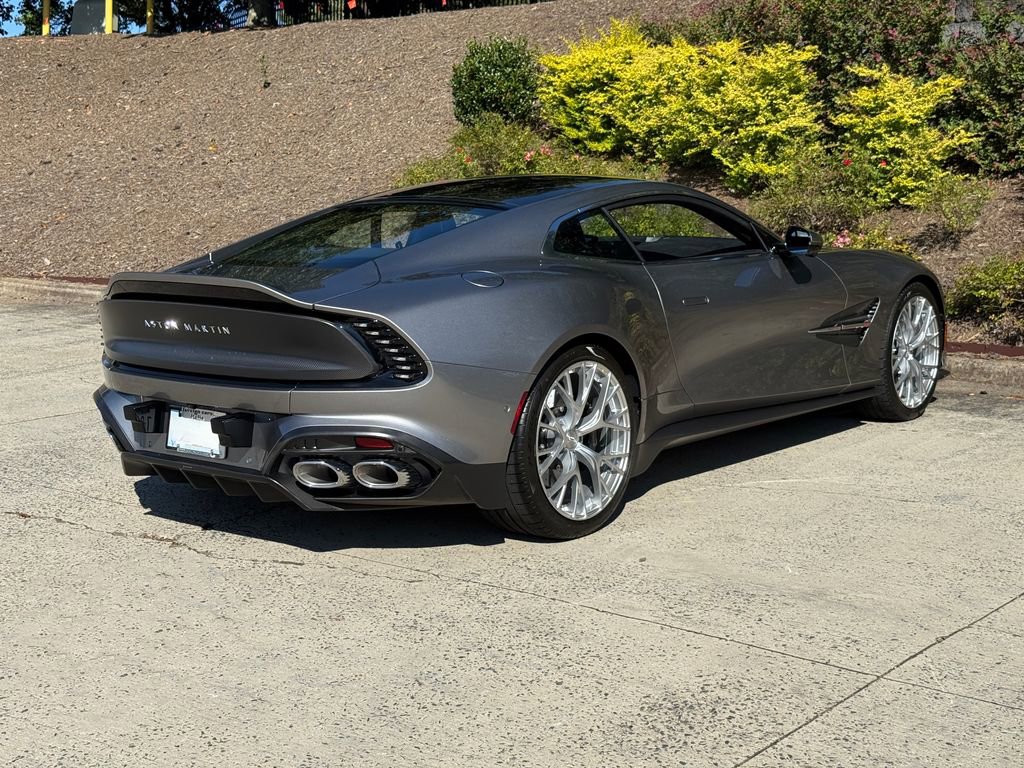 Used 2025 Aston Martin Vanquish image 16
