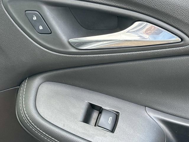 Used 2023 Buick Encore GX Select w/ Sport Touring Package image 18