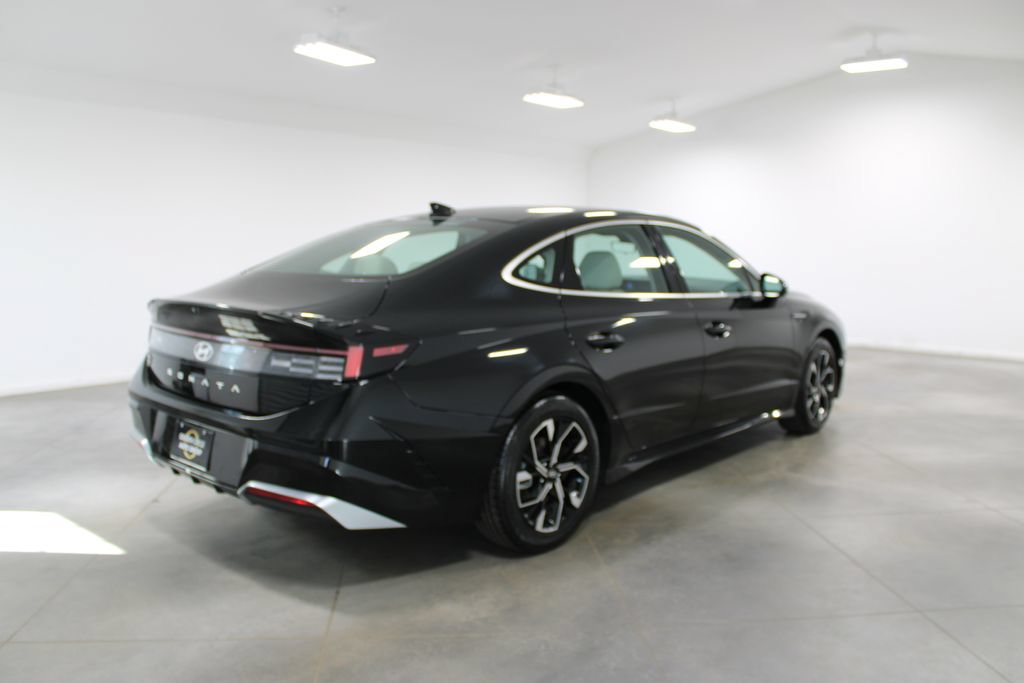 Used 2024 Hyundai Sonata SEL FWD image 11