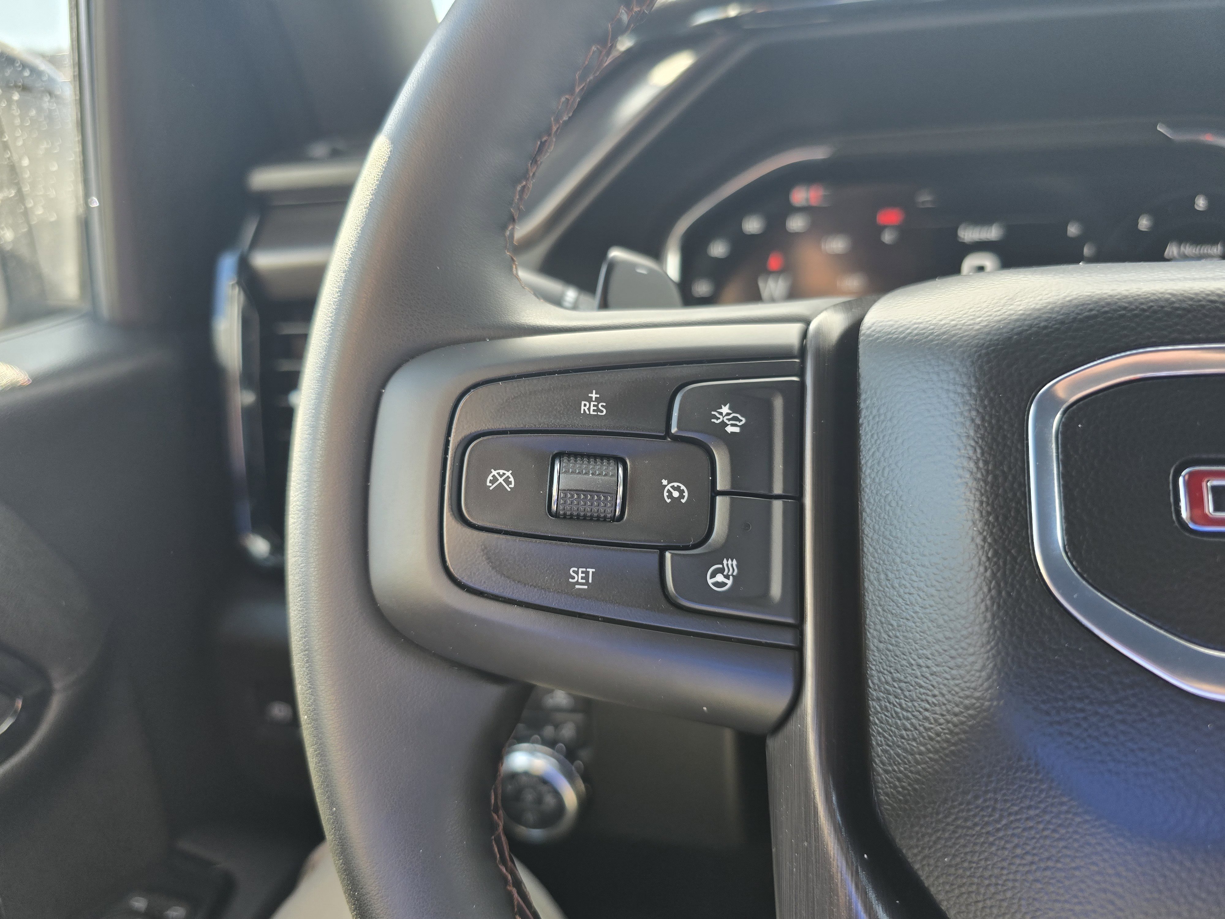 Used 2025 GMC Sierra 1500 AT4 image 23