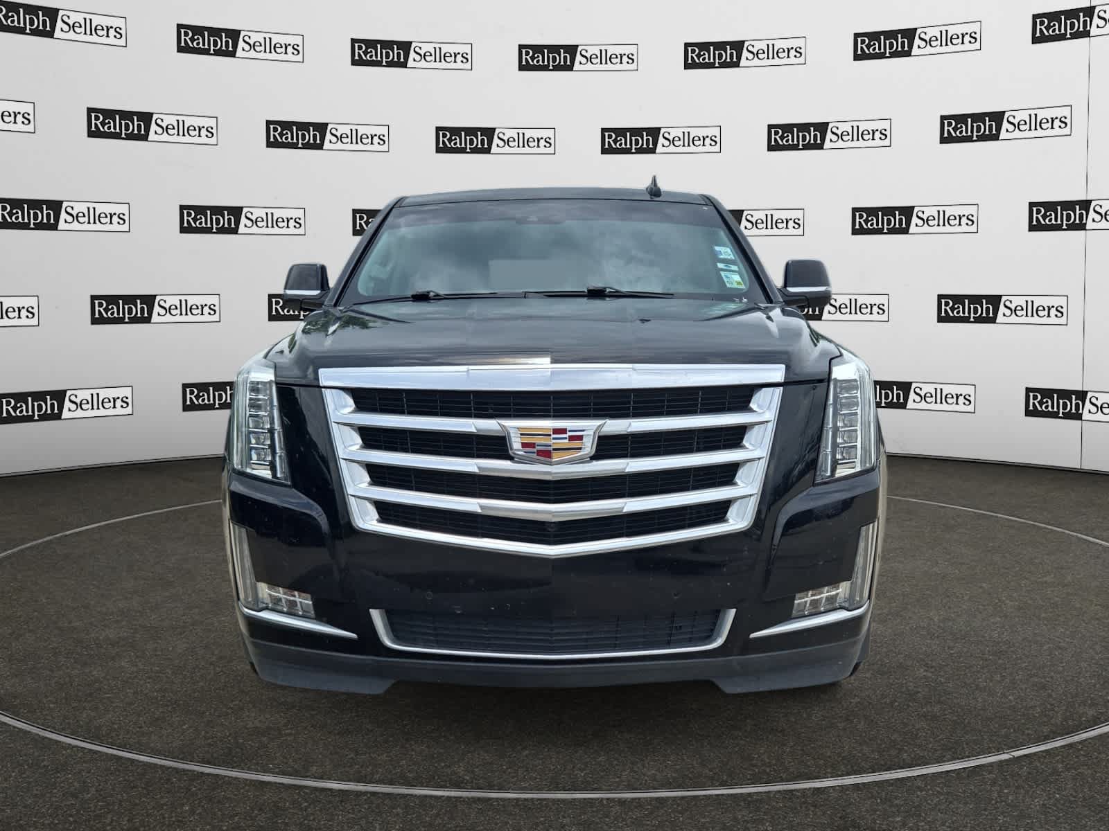 Used 2018 Cadillac Escalade Luxury AWD/4WD image 8