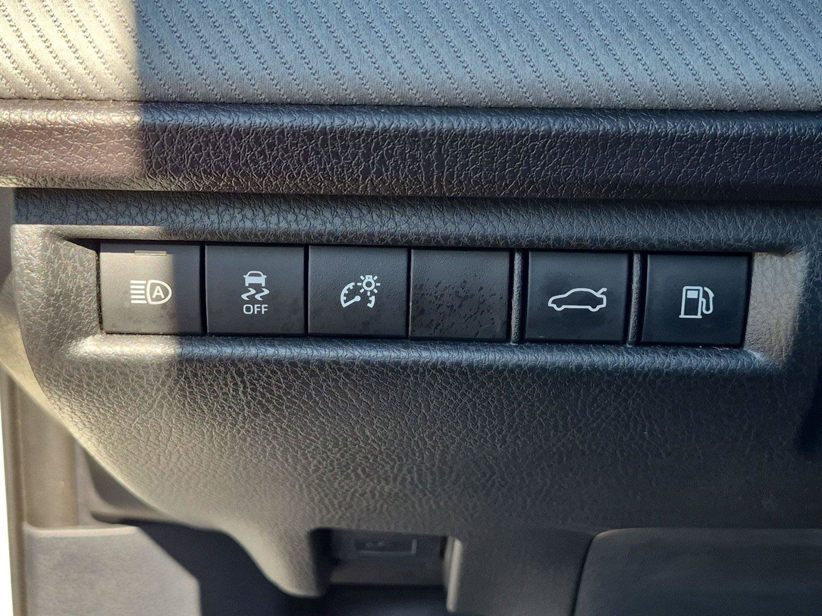 Used 2025 Toyota Camry SE FWD image 10