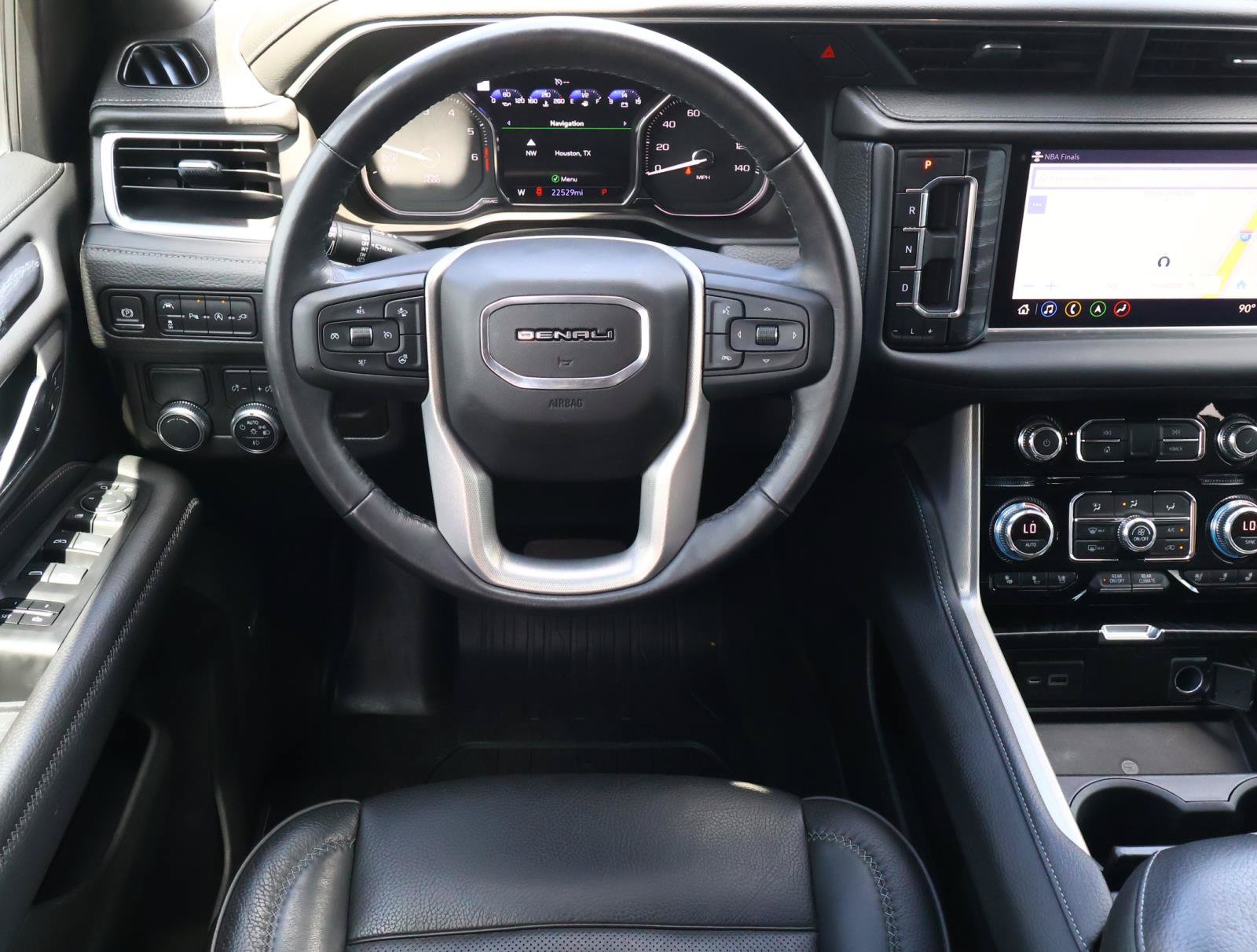Used 2021 GMC Yukon Denali w/ Denali Premium Package RWD image 12