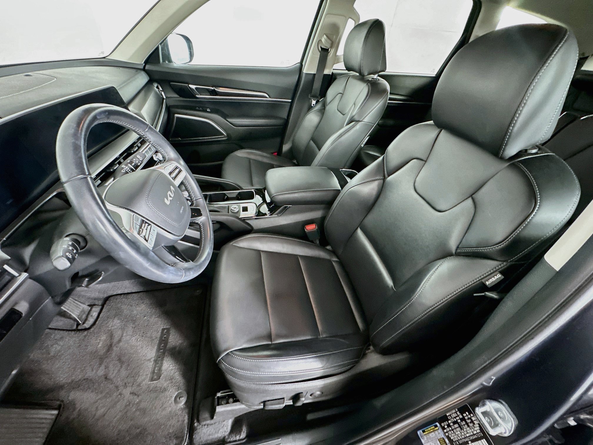Used 2024 Kia Telluride S FWD image 13