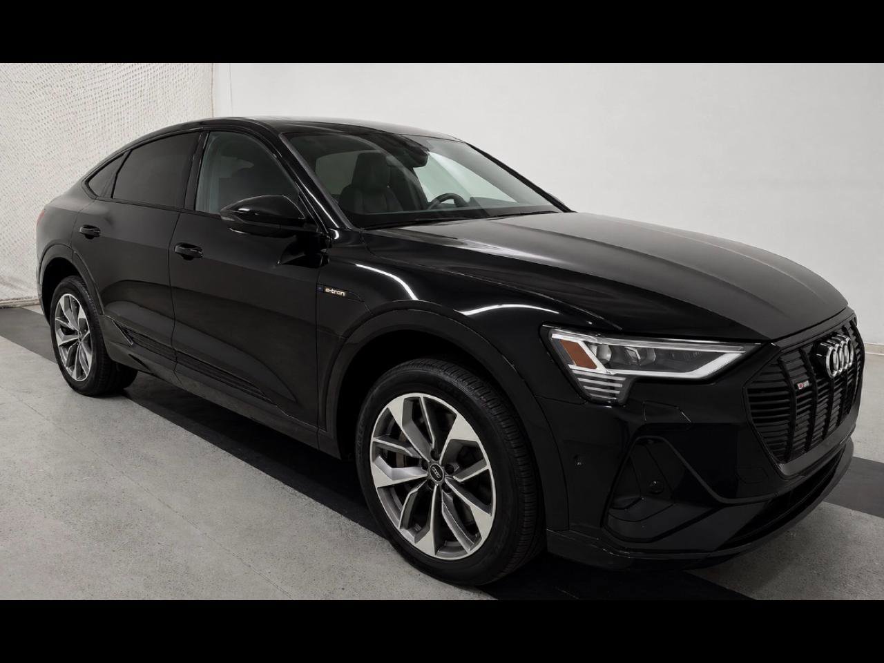 Used 2021 Audi e-tron Premium Plus w/ Premium Plus Package AWD/4WD image 1