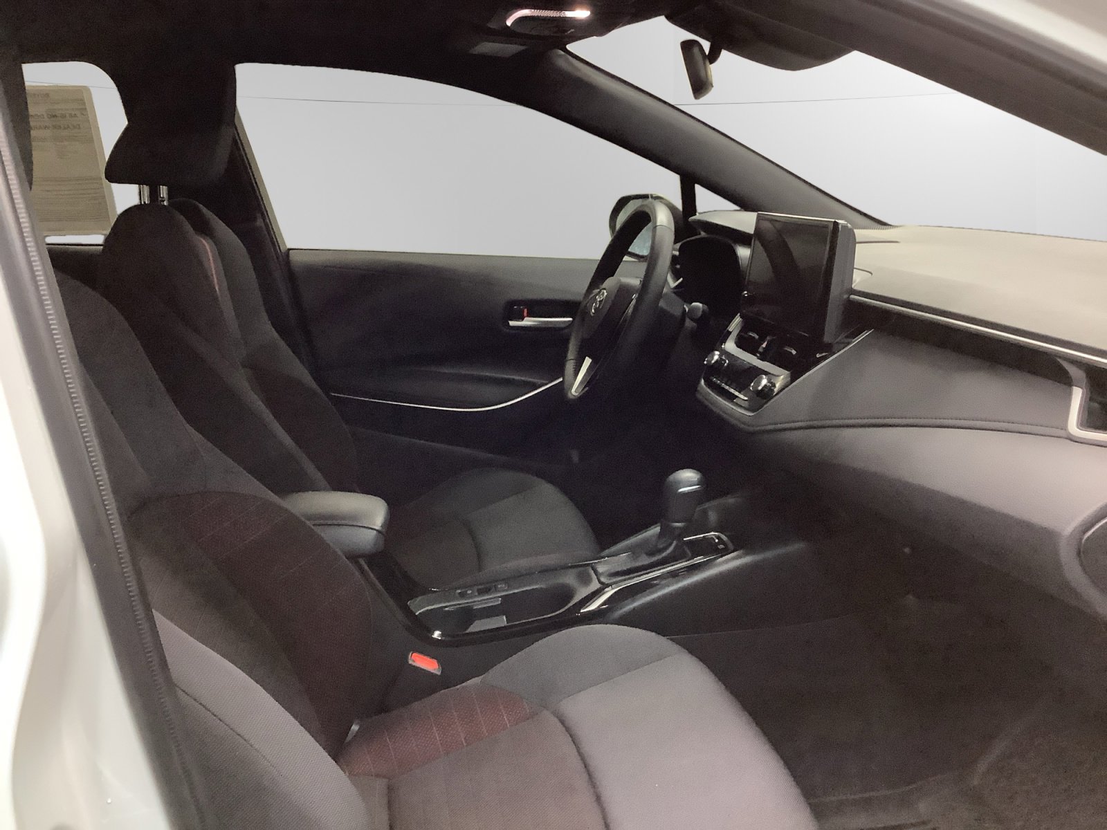 Certified 2024 Toyota Corolla SE w/ SE Package image 15