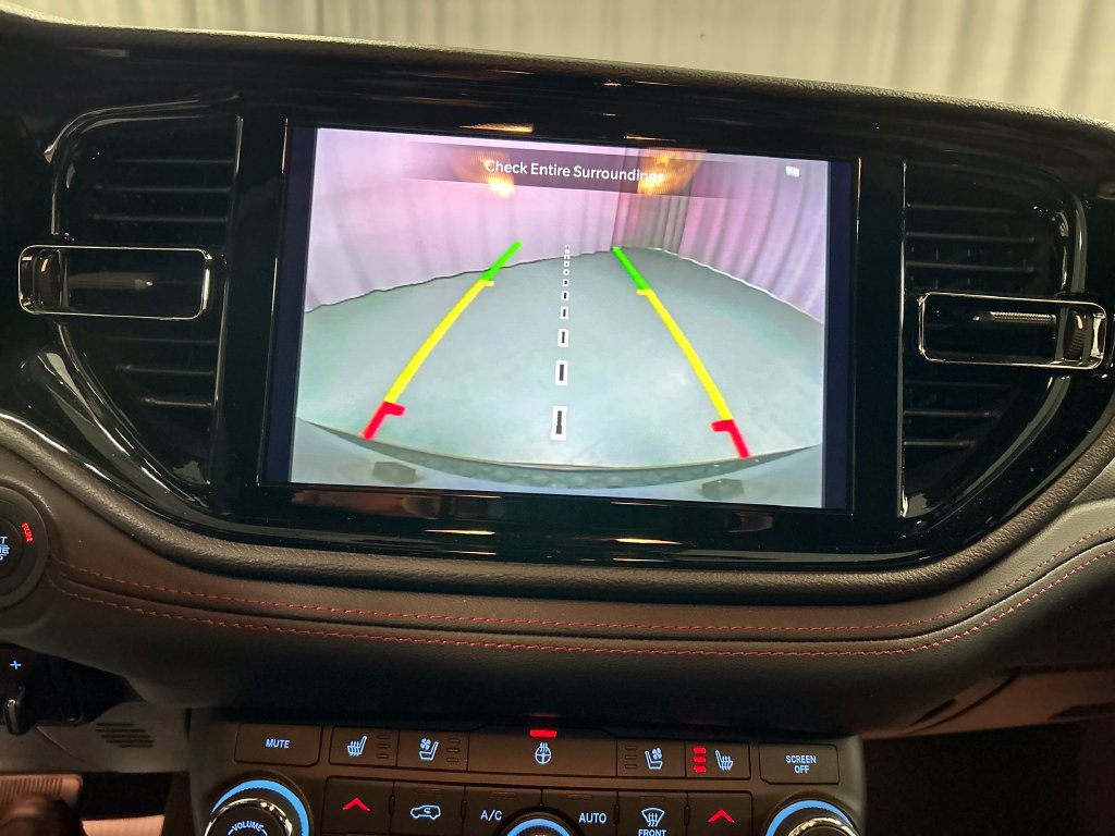 Used 2025 Dodge Durango GT AWD/4WD image 18