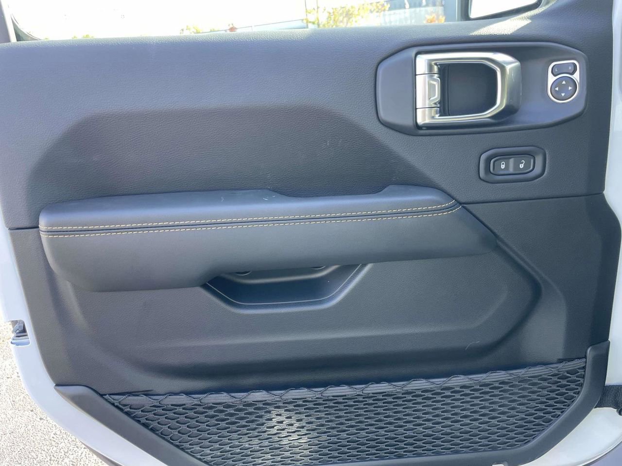 New 2026 Jeep Wrangler Unlimited Sahara AWD/4WD image 27