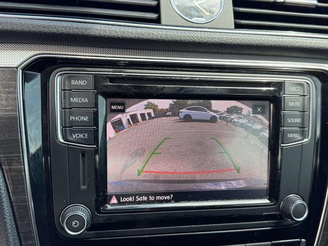 Used 2017 Volkswagen Passat 1.8T SE FWD image 33