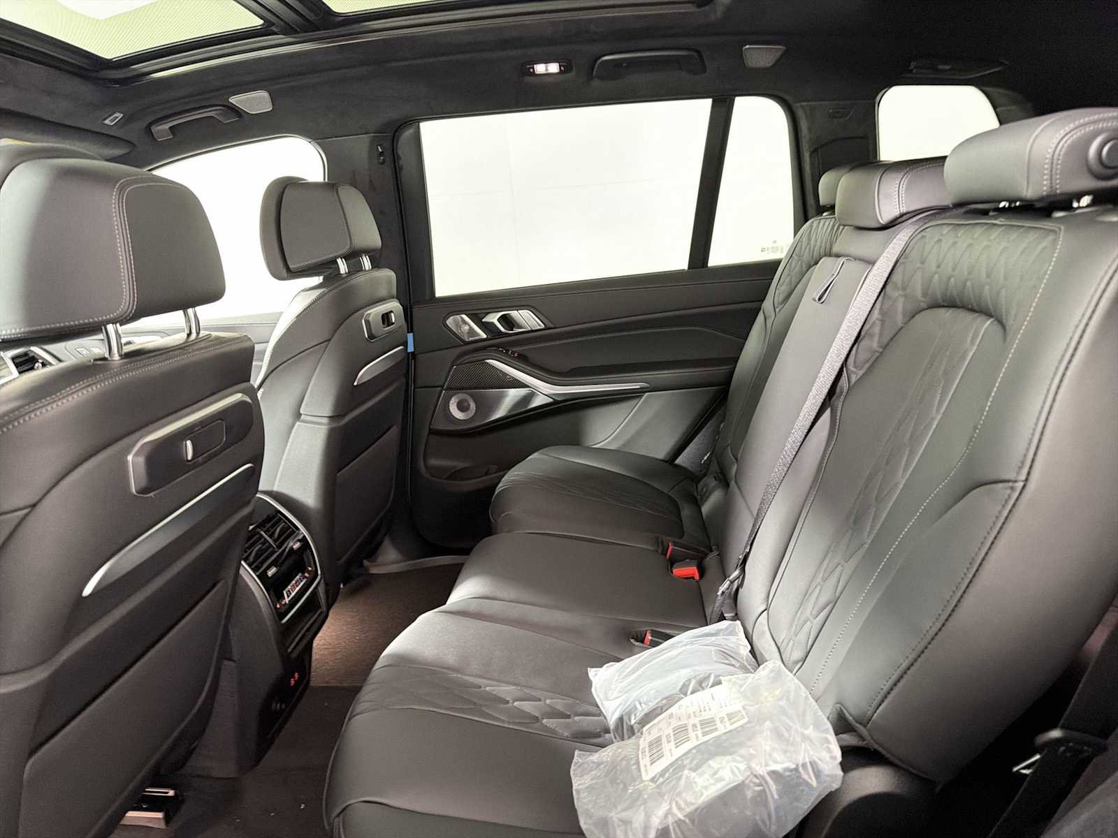 New 2026 BMW X7 M60i image 19