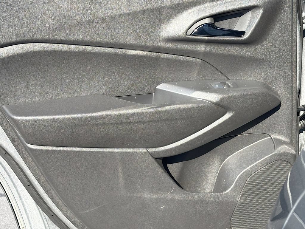 Used 2025 Chevrolet Trax RS w/ Driver Confidence Package FWD image 24