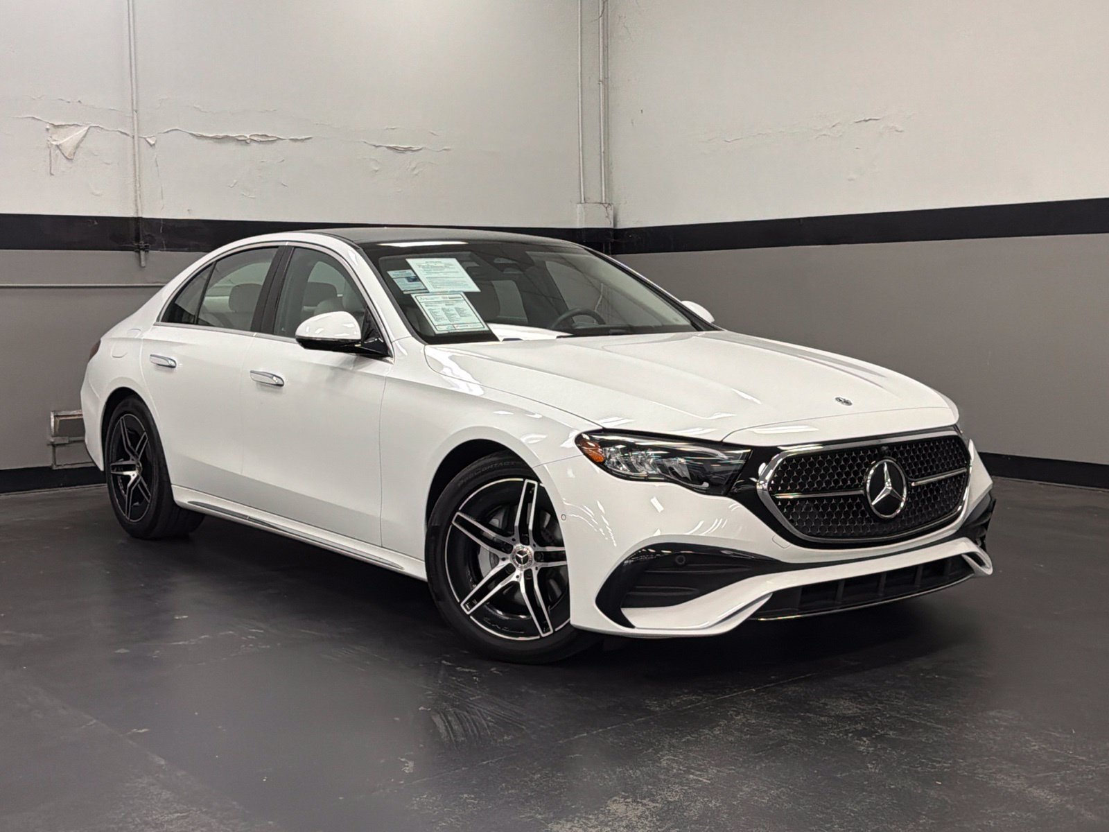 Used 2024 Mercedes-Benz E 350 4MATIC Sedan image 2