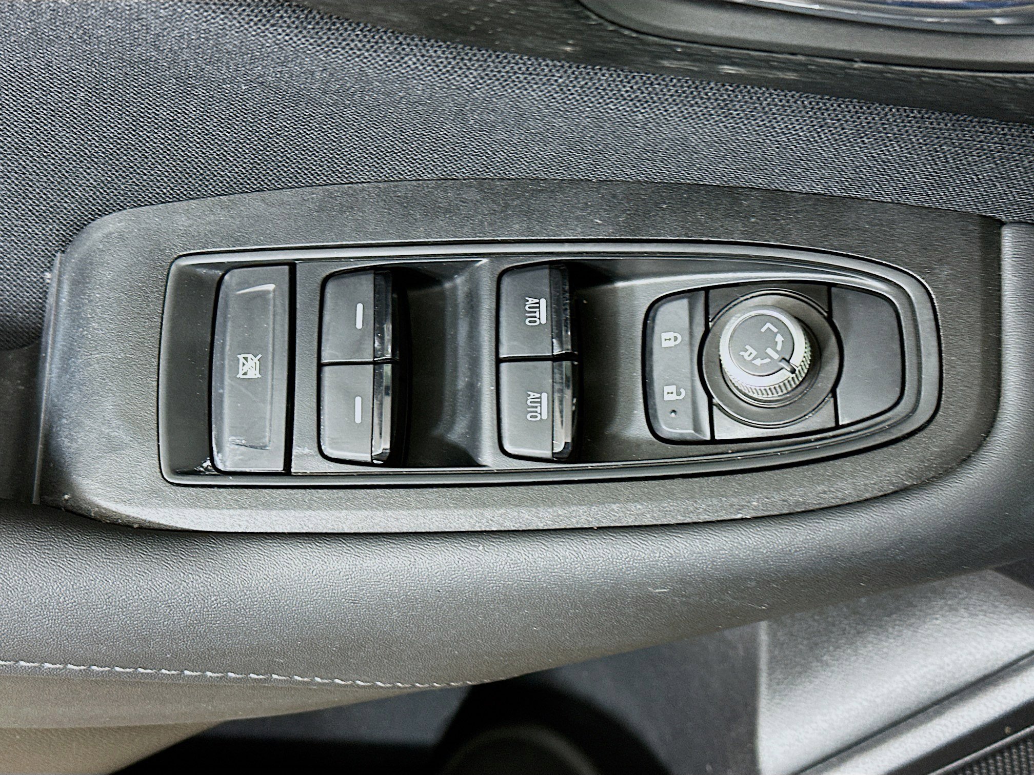 Used 2025 Subaru Outback Premium image 15