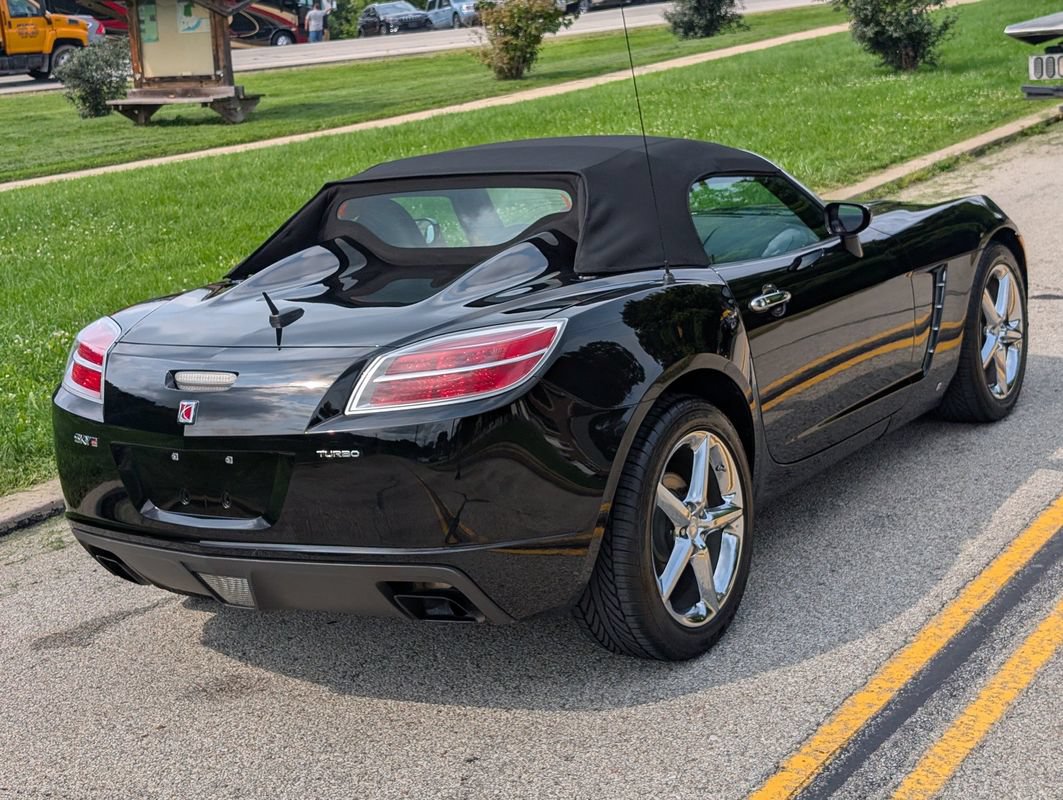 Used 2009 Saturn Sky Red Line RWD image 9