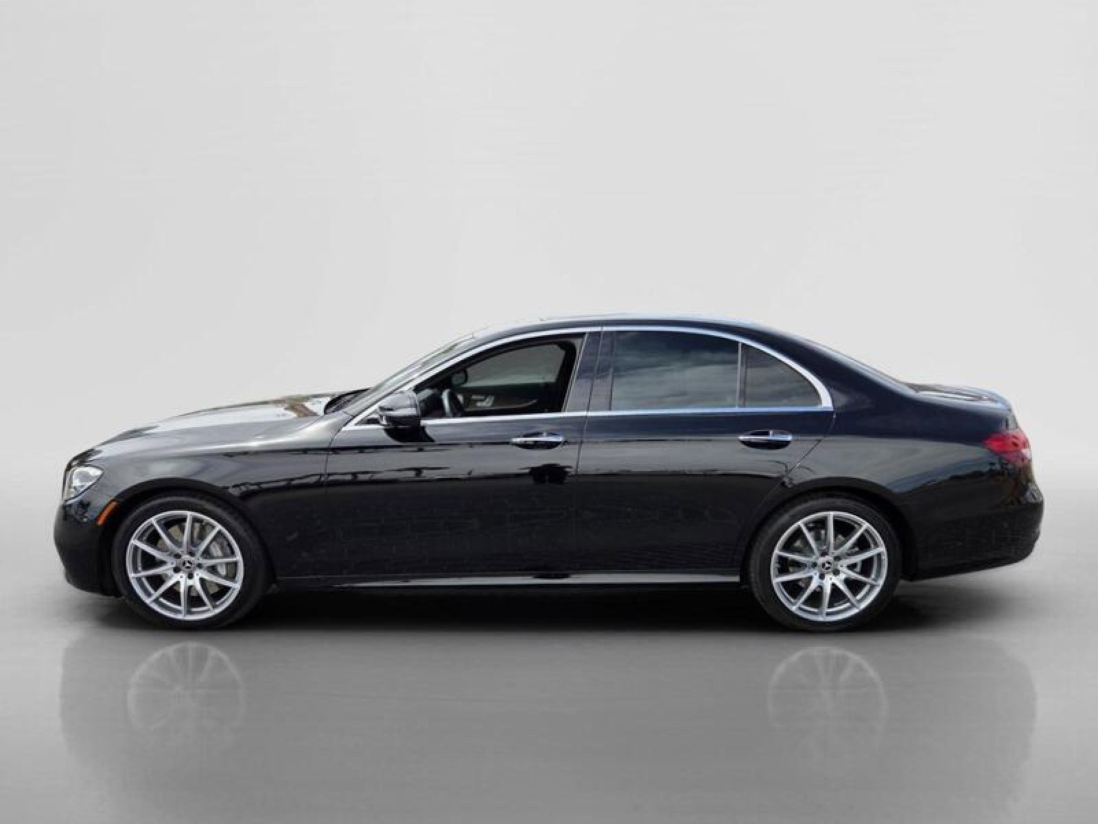 Certified 2022 Mercedes-Benz E 350 Sedan image 2