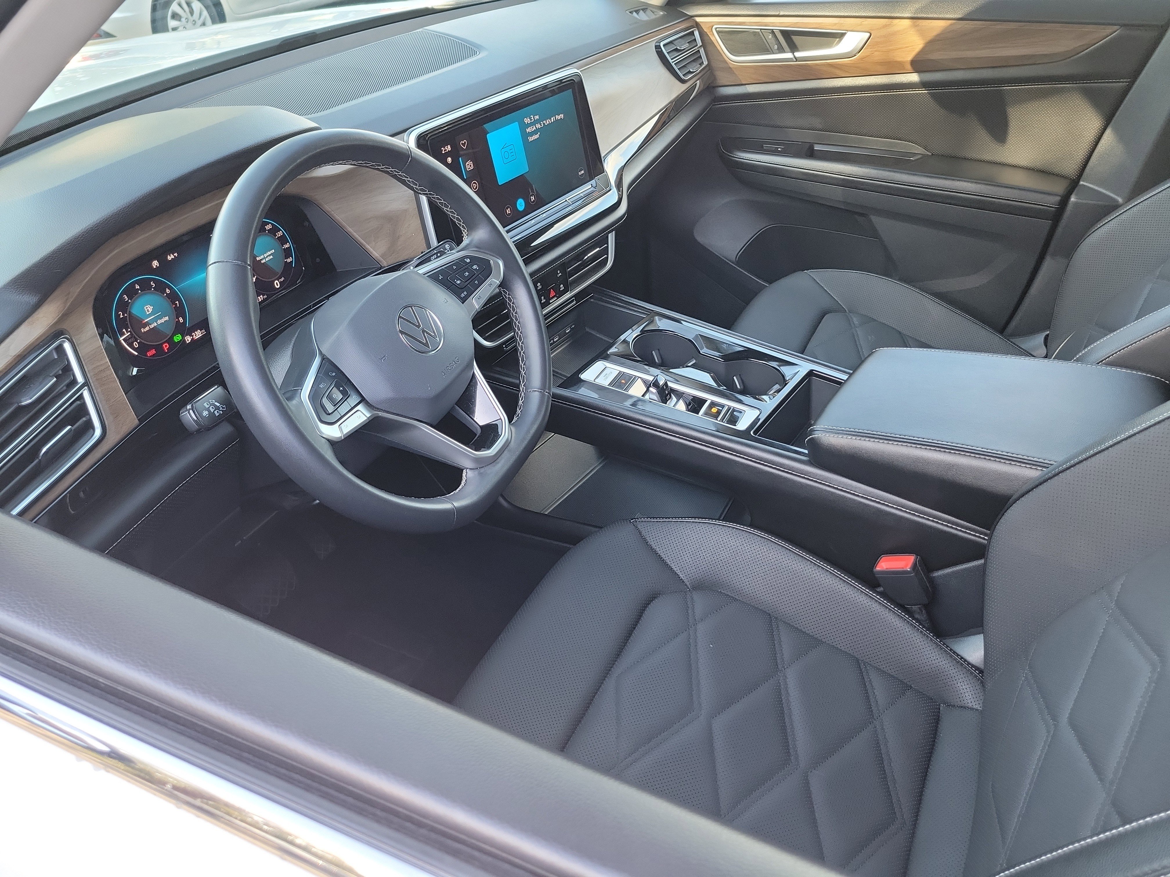 Used 2024 Volkswagen Atlas SE image 5