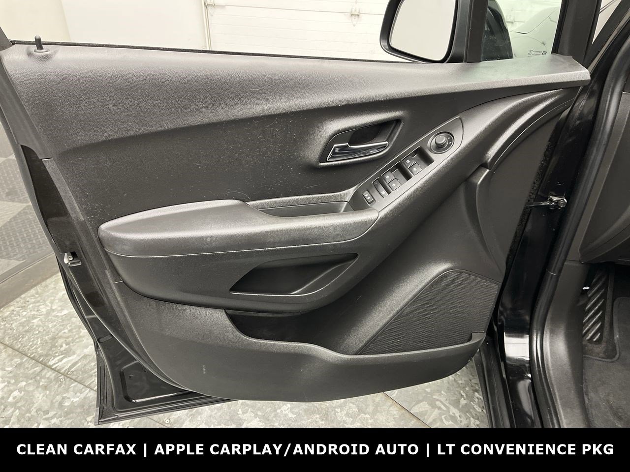 Used 2020 Chevrolet Trax LT w/ LT Convenience Package image 6