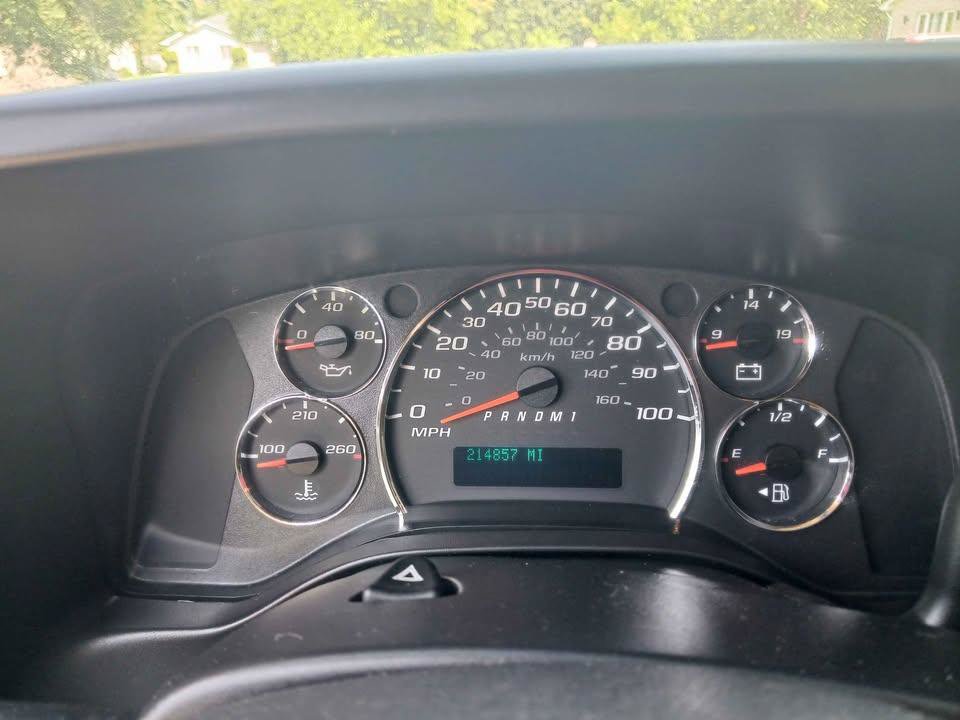 Used 2013 Chevrolet Express 2500 RWD image 15