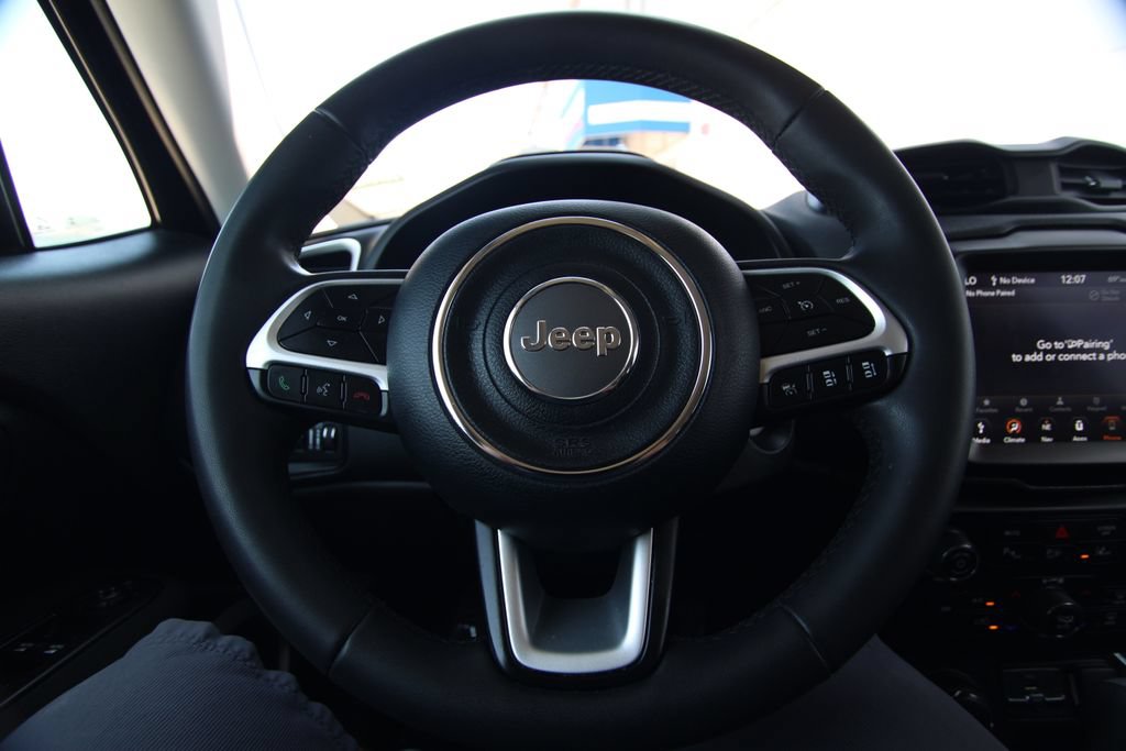 Used 2021 Jeep Renegade Latitude w/ Luxury Group I AWD/4WD image 18