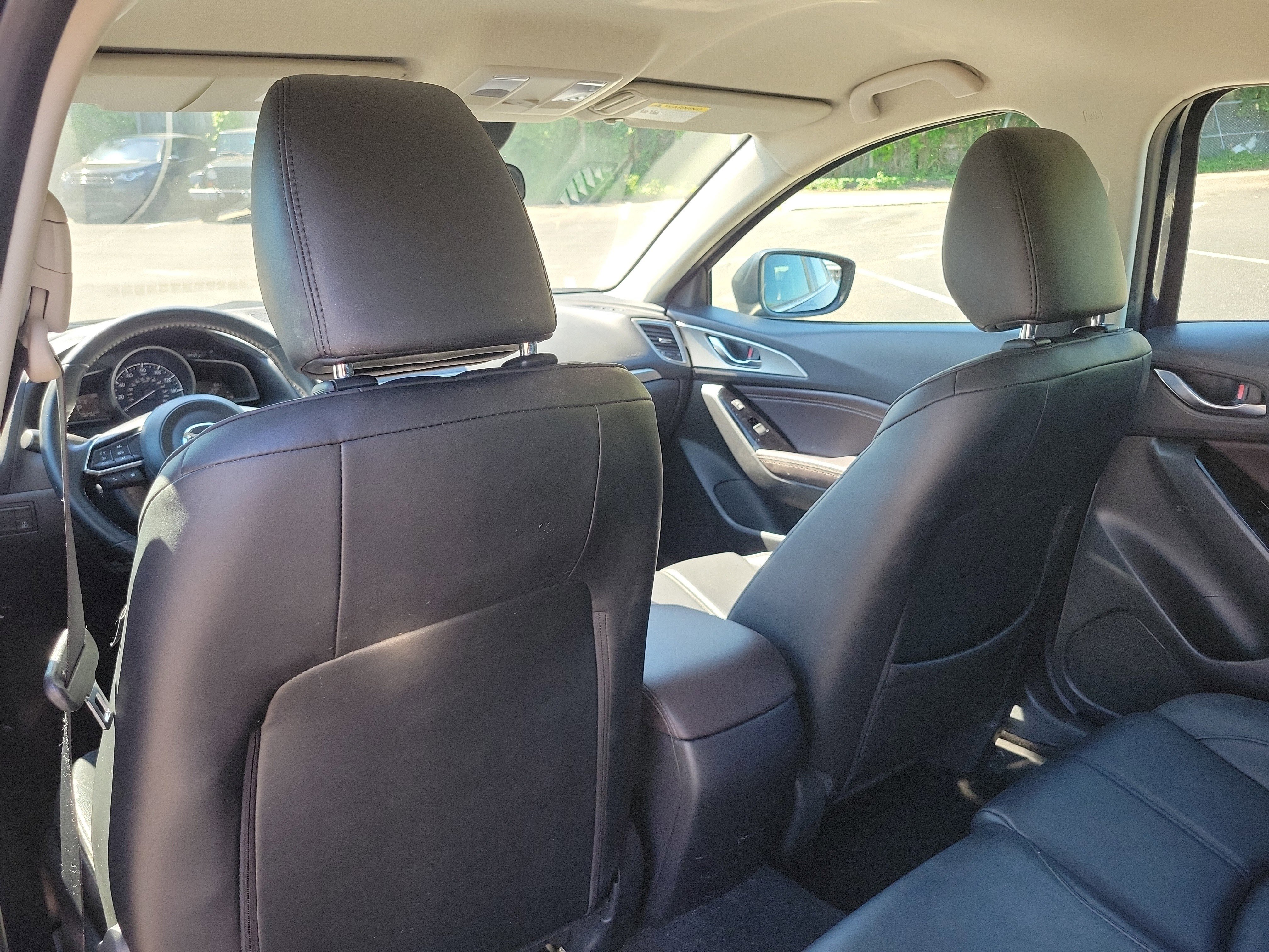 Used 2017 MAZDA MAZDA3 Touring FWD image 16