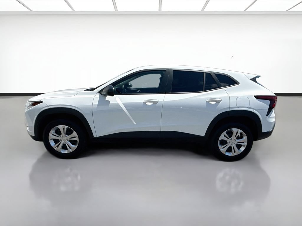 Used 2026 Chevrolet Trax LS FWD image 8