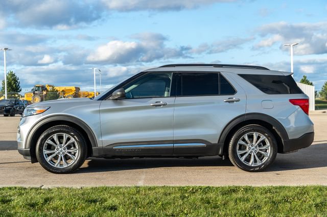 Used 2023 Ford Explorer XLT w/ Equipment Group 202A RWD image 4