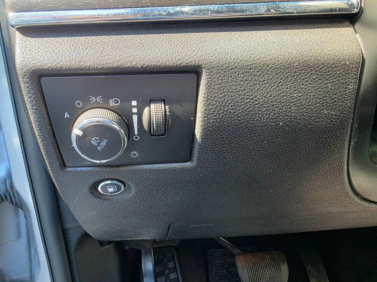 Used 2018 Jeep Grand Cherokee Limited image 16