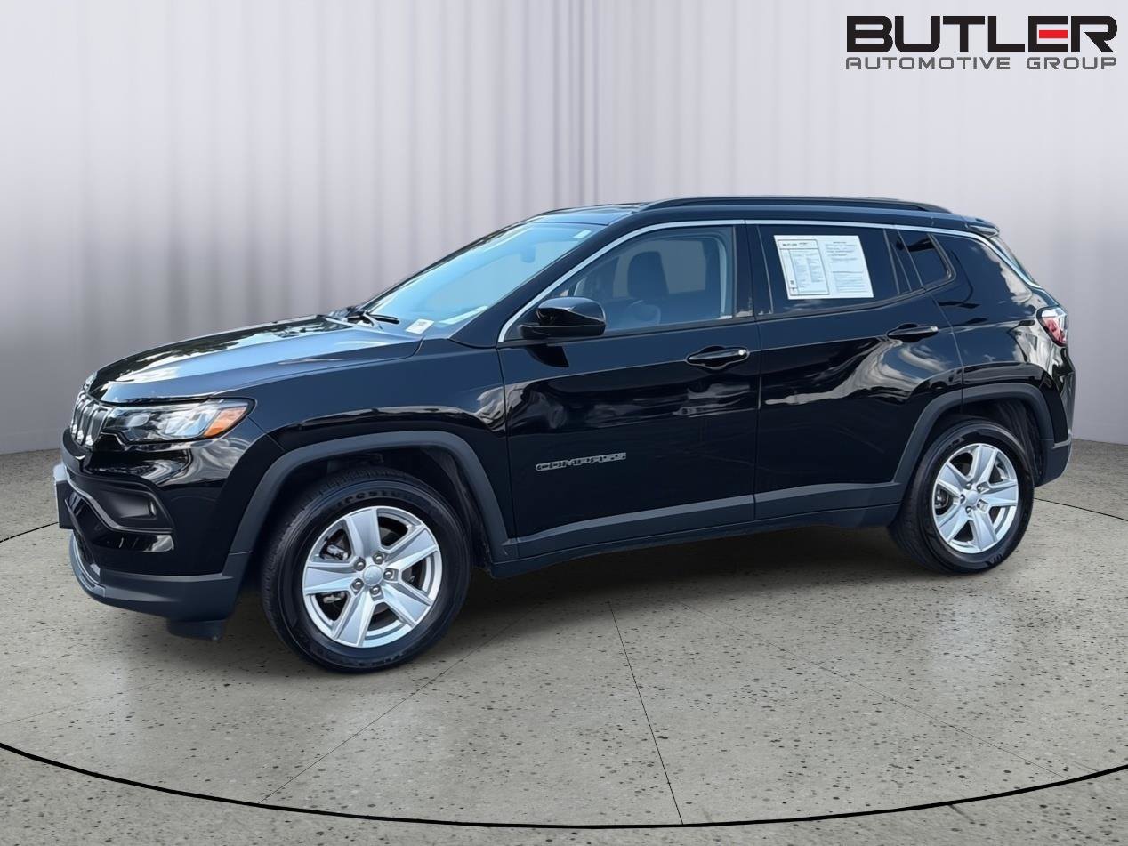 Used 2022 Jeep Compass Latitude w/ Convenience Group FWD image 3