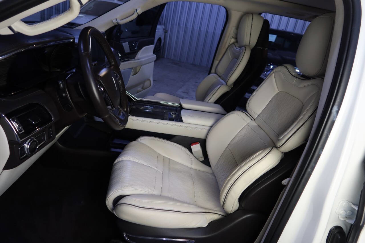 Used 2020 Lincoln Navigator Black Label w/ Cargo Convenience Package image 21