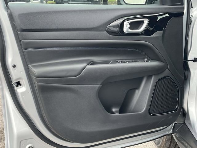 New 2026 Jeep Compass Latitude image 11