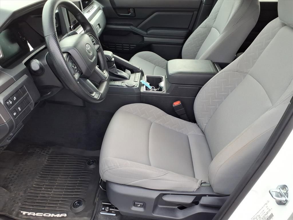 Used 2025 Toyota Tacoma SR5 image 10