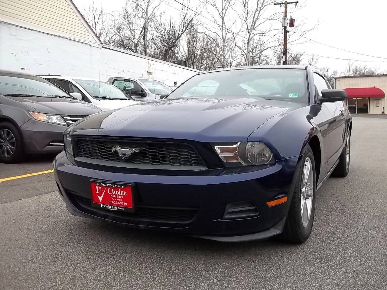 Used 2010 Ford Mustang Coupe RWD image 1