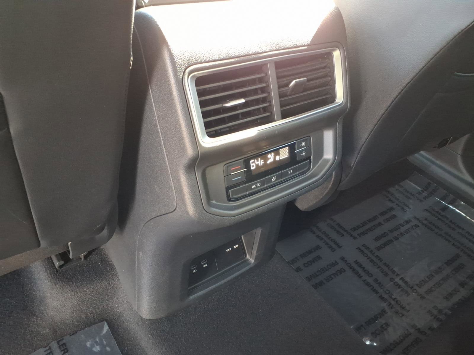 Used 2024 Volkswagen Atlas SEL Premium R-Line AWD/4WD image 6