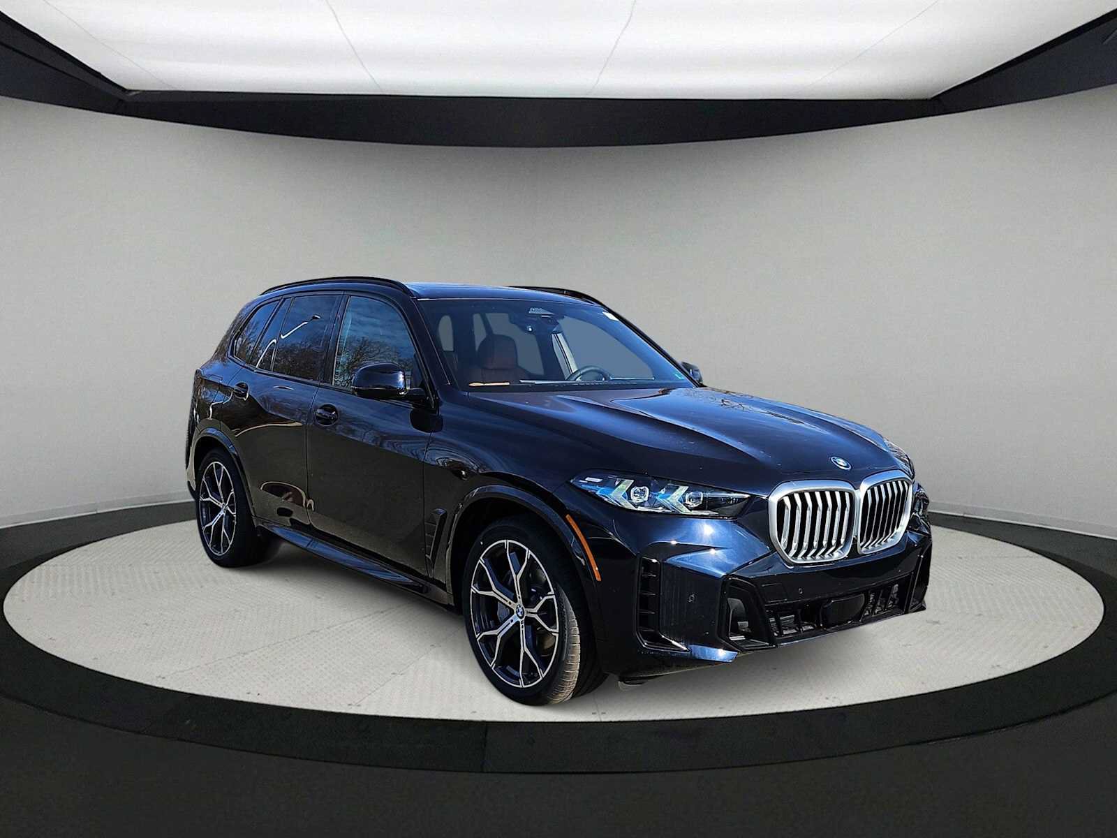 Used 2026 BMW X5 xDrive50e w/ M Sport Package AWD/4WD image 2