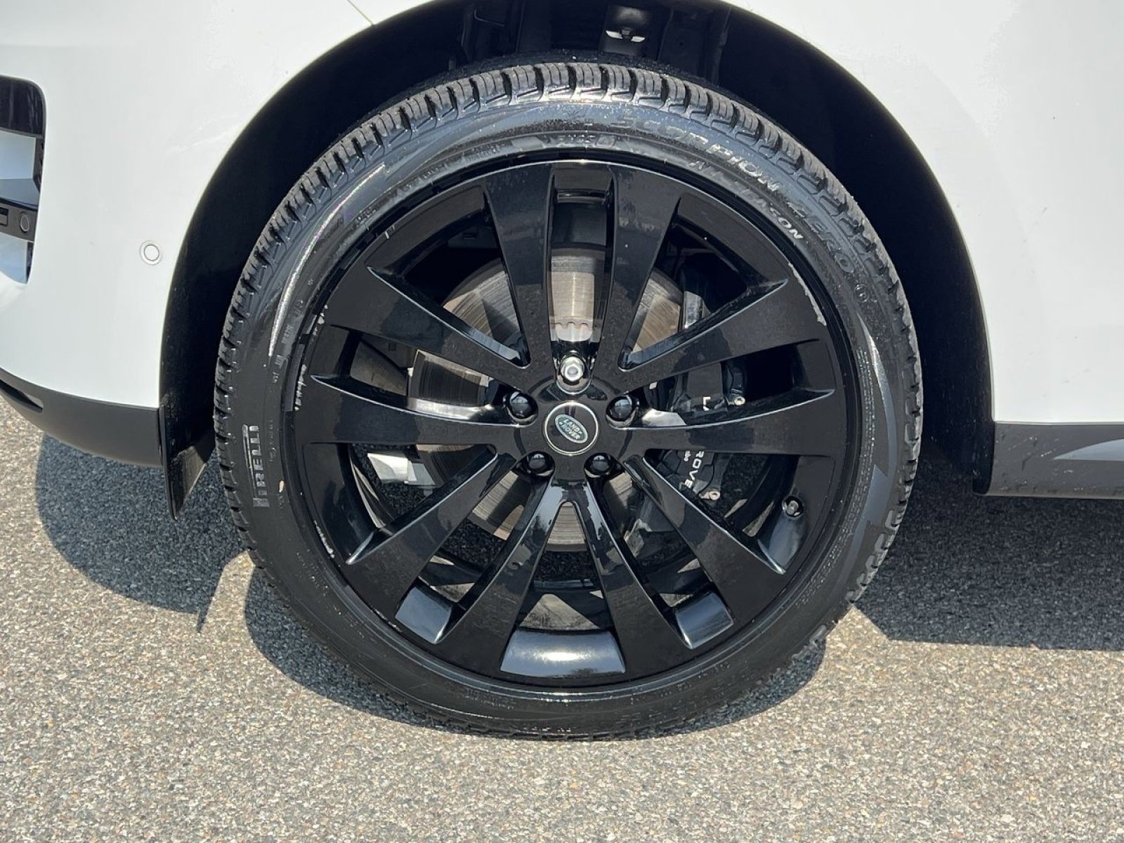 Used 2023 Land Rover Range Rover Sport SE AWD/4WD image 9