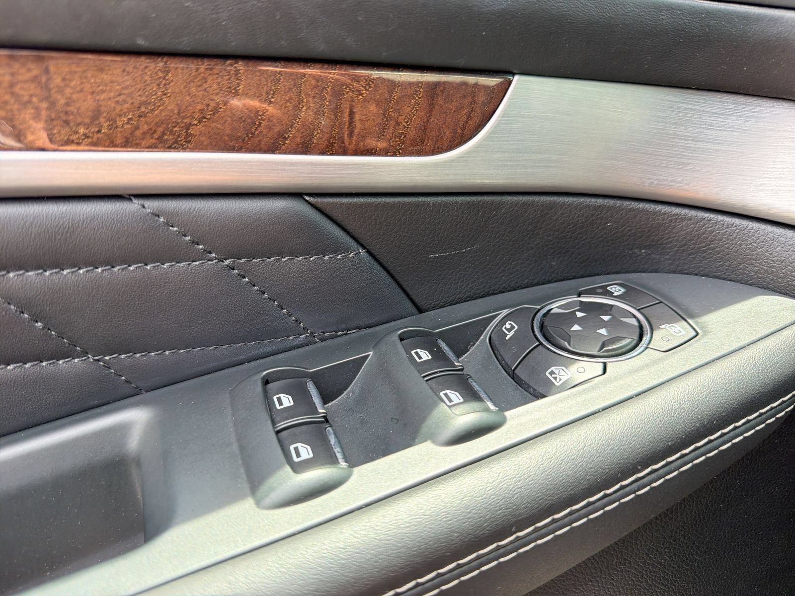 Used 2016 Ford Explorer Platinum AWD/4WD image 22