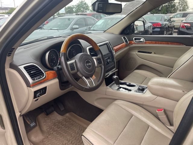 Used 2011 Jeep Grand Cherokee Overland AWD/4WD image 11