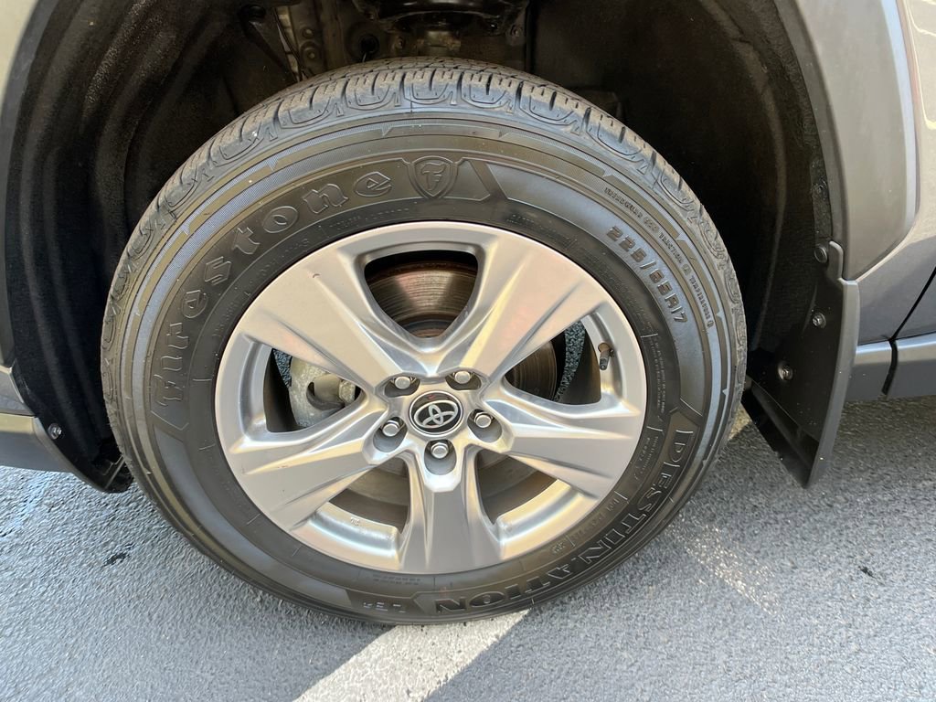 Used 2023 Toyota RAV4 XLE w/ Convenience Package image 25