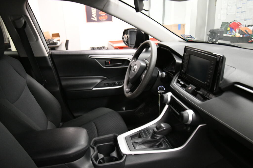 Used 2019 Toyota RAV4 LE w/ All Weather Liner Package AWD/4WD image 27
