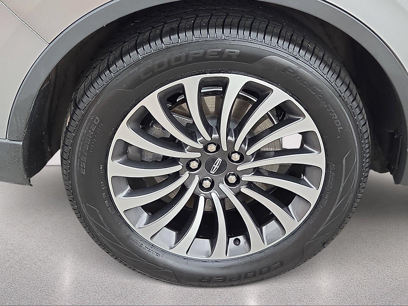 Used 2020 Lincoln Aviator Reserve w/ Elements Package Plus AWD/4WD image 7
