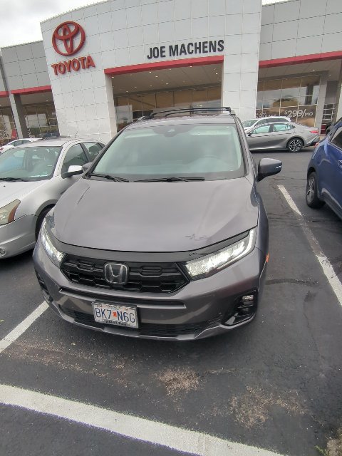 Used 2025 Honda Odyssey Elite image 2