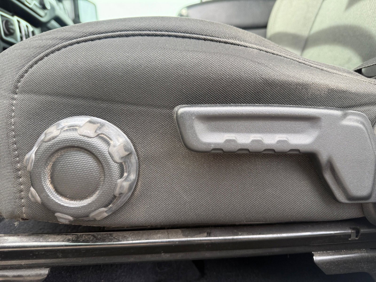 Used 2020 Jeep Gladiator Overland image 15