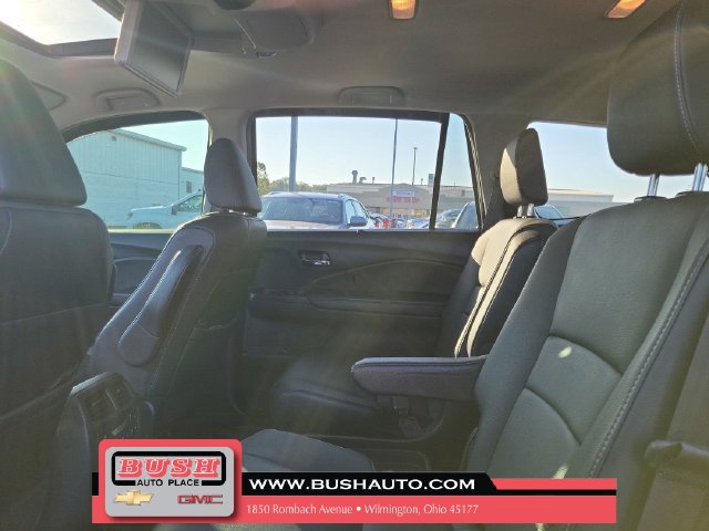 Used 2021 Honda Pilot Touring image 11