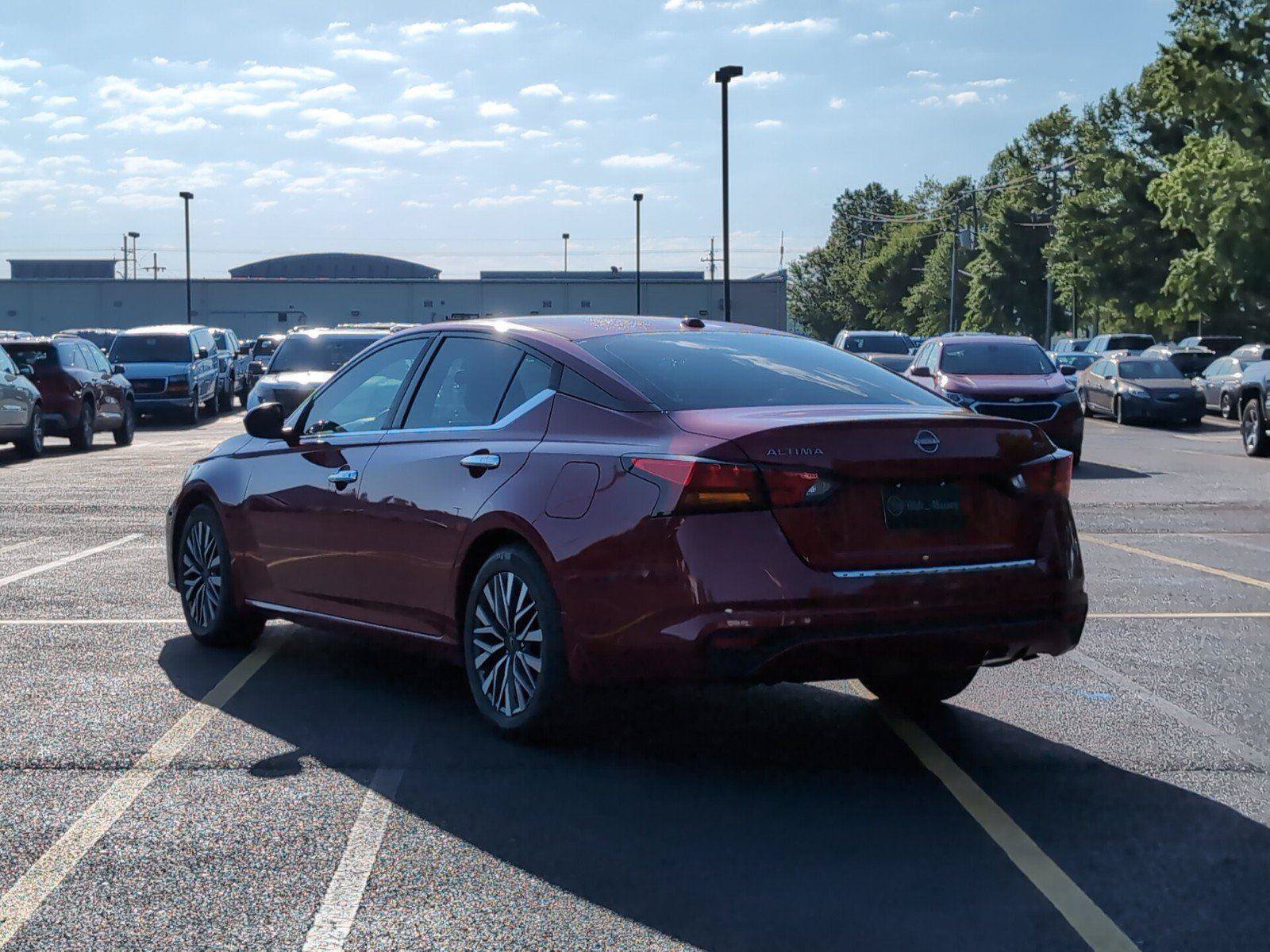 Used 2023 Nissan Altima 2.5 SV FWD image 3