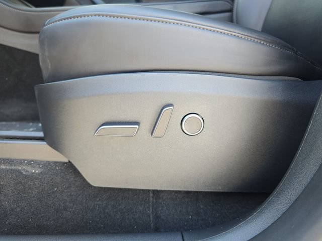 Used 2023 Tesla Model Y Long Range AWD/4WD image 18