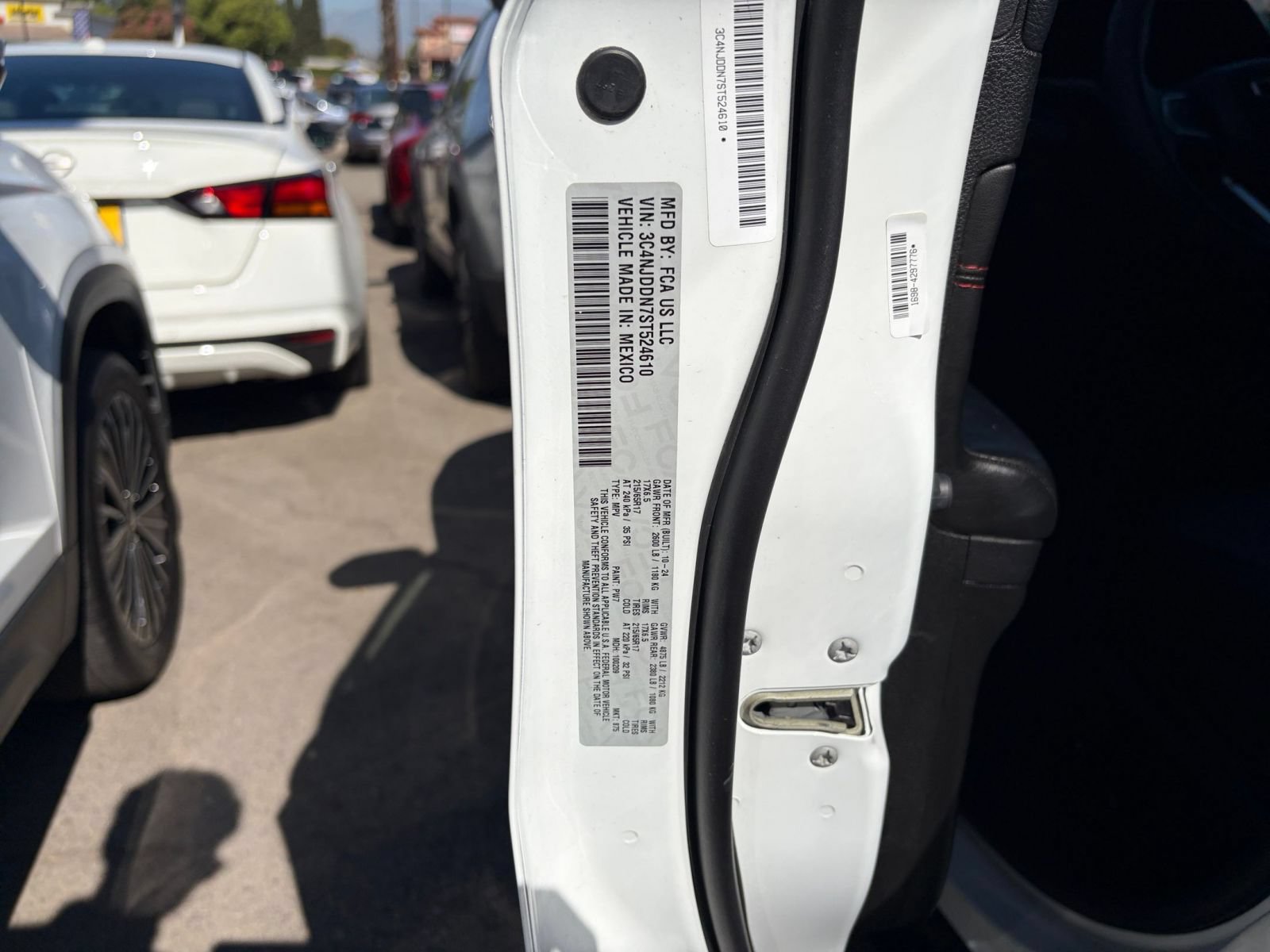 Used 2025 Jeep Compass Trailhawk AWD/4WD image 27