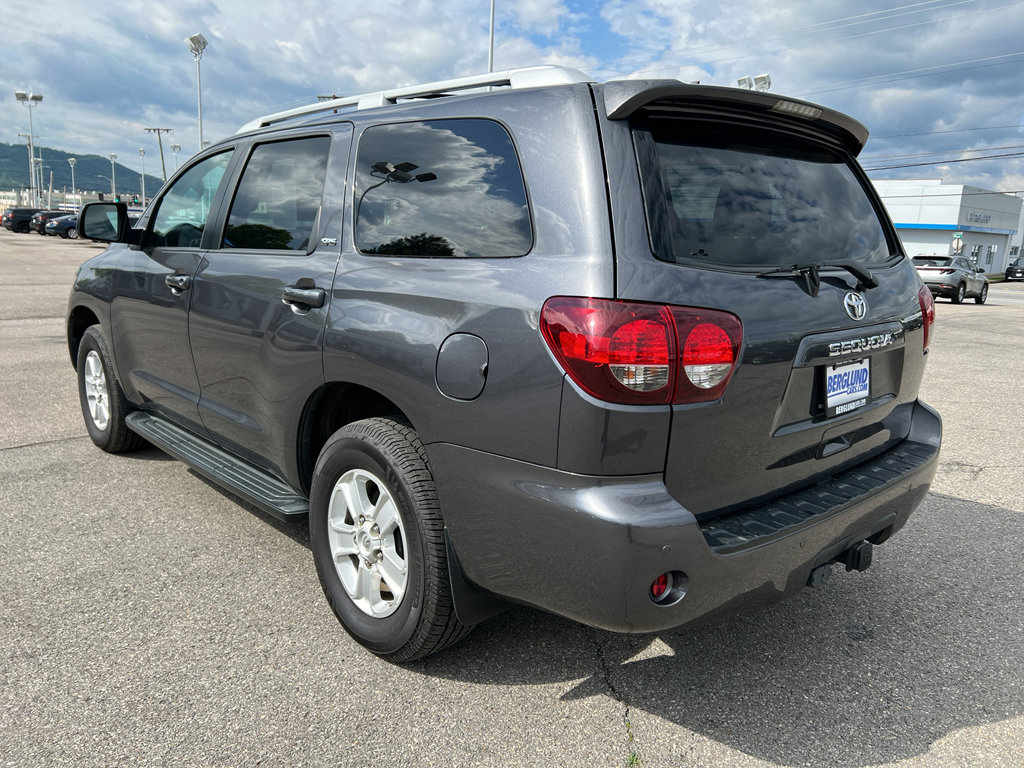 Used 2019 Toyota Sequoia SR5 w/ Premium Package AWD/4WD image 4